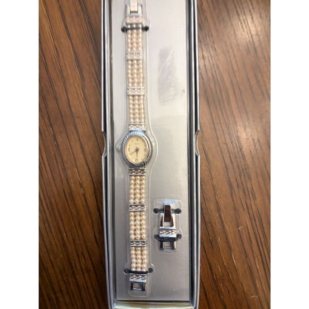 Avon vintage Pearl-Accented Silver Tone Women’s Watch quartz Japanese mvmt. NIB